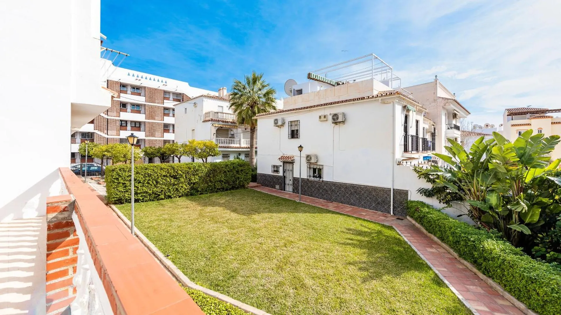 Nerja Centro, Playa Carabeo Apartment 0*,  Spain