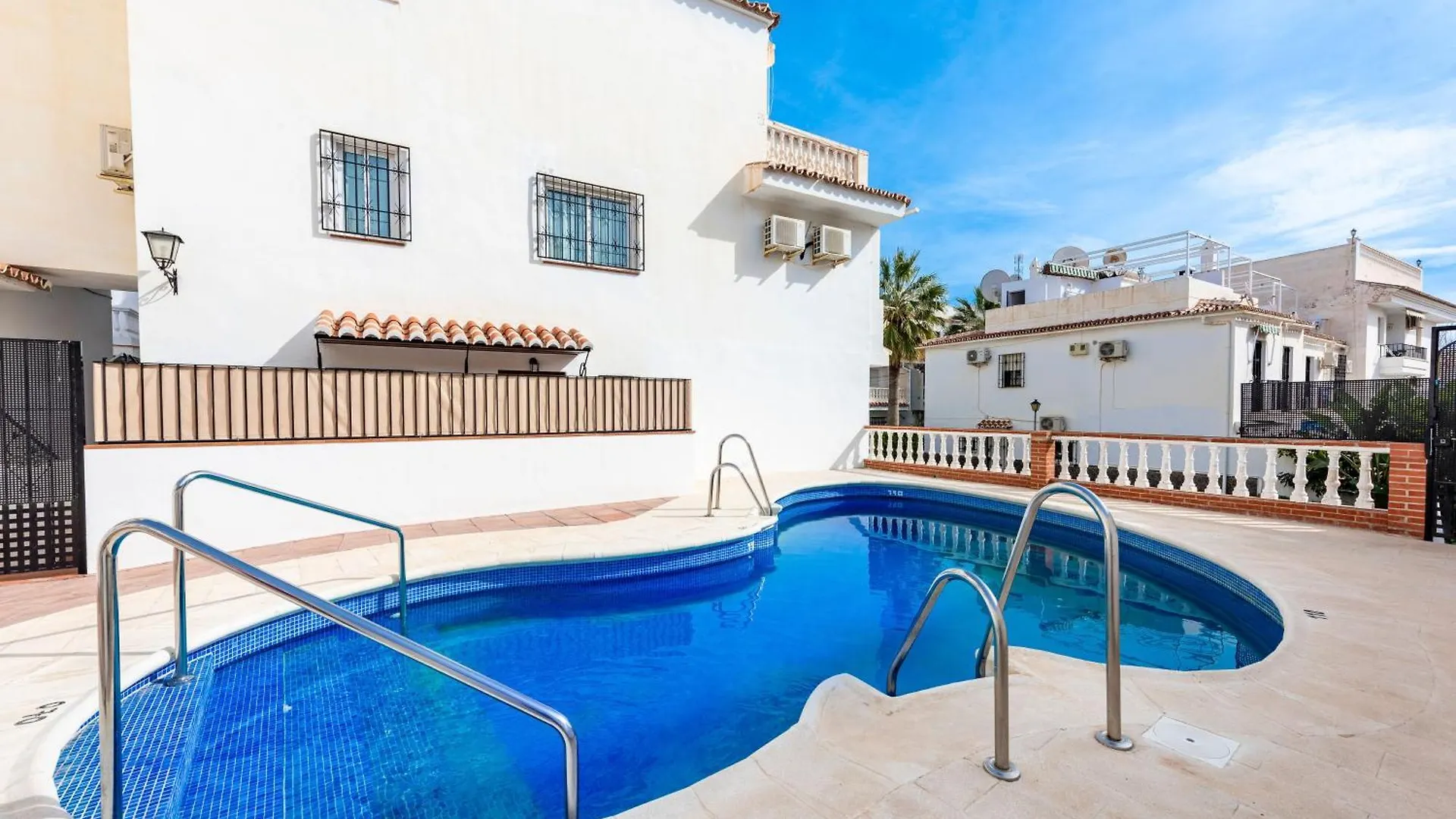 Nerja Centro, Playa Carabeo Apartment